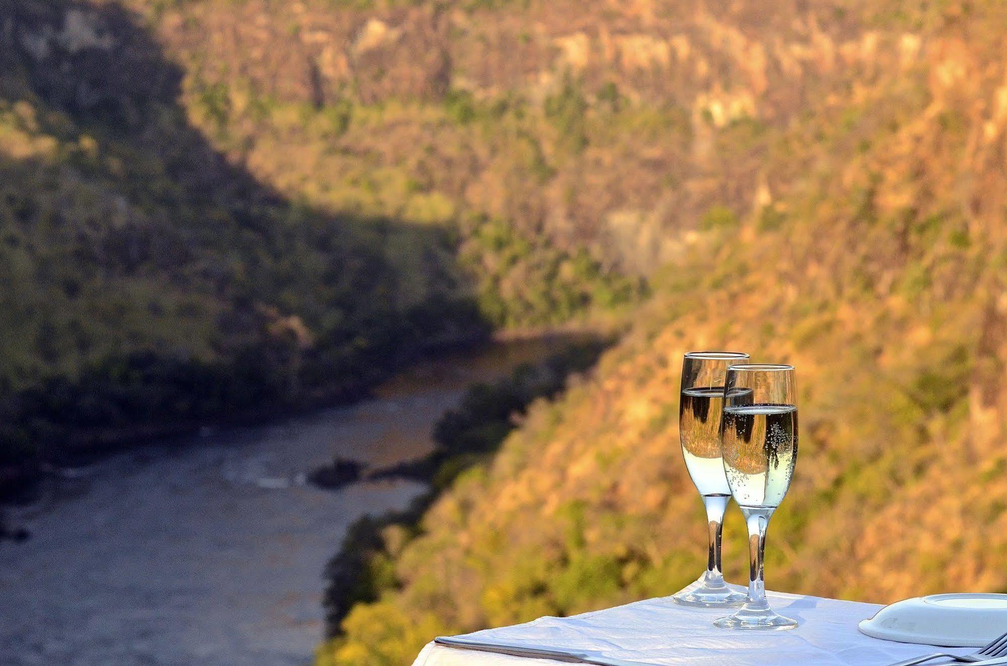 Gorges Lodge Victoriawatervallen Buitenkant foto